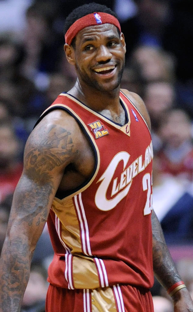 LeBron James Announces His Return to Cleveland Cavaliers: I'm Coming Home | E! News